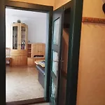 Uriges In Weissenburg Einbaukueche Und Garten Nyaraló *