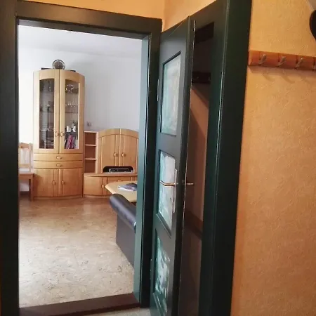 Uriges In Weissenburg Einbaukueche Und Garten بيت للعطل *